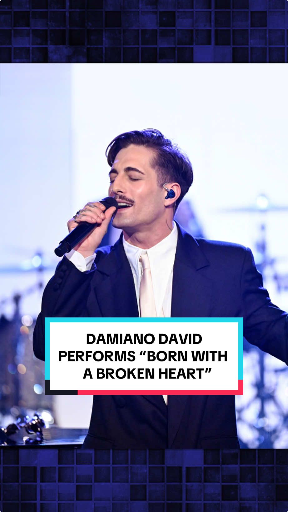 @Damiano David performs “Born With a Broken Heart” 💔 #DamianoOnFallon #FallonTonight #DamianoDavid #Måneskin #BornWithaBrokenHeart 