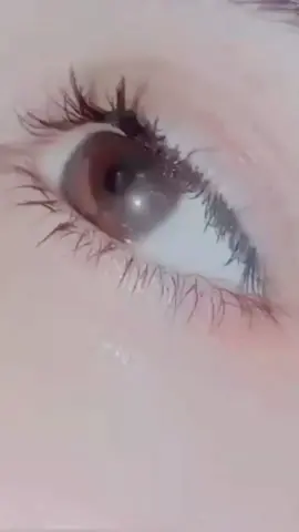 عَيناي مُنهكَتان ببُكاءٍ لَم تذرِفاه🥺.