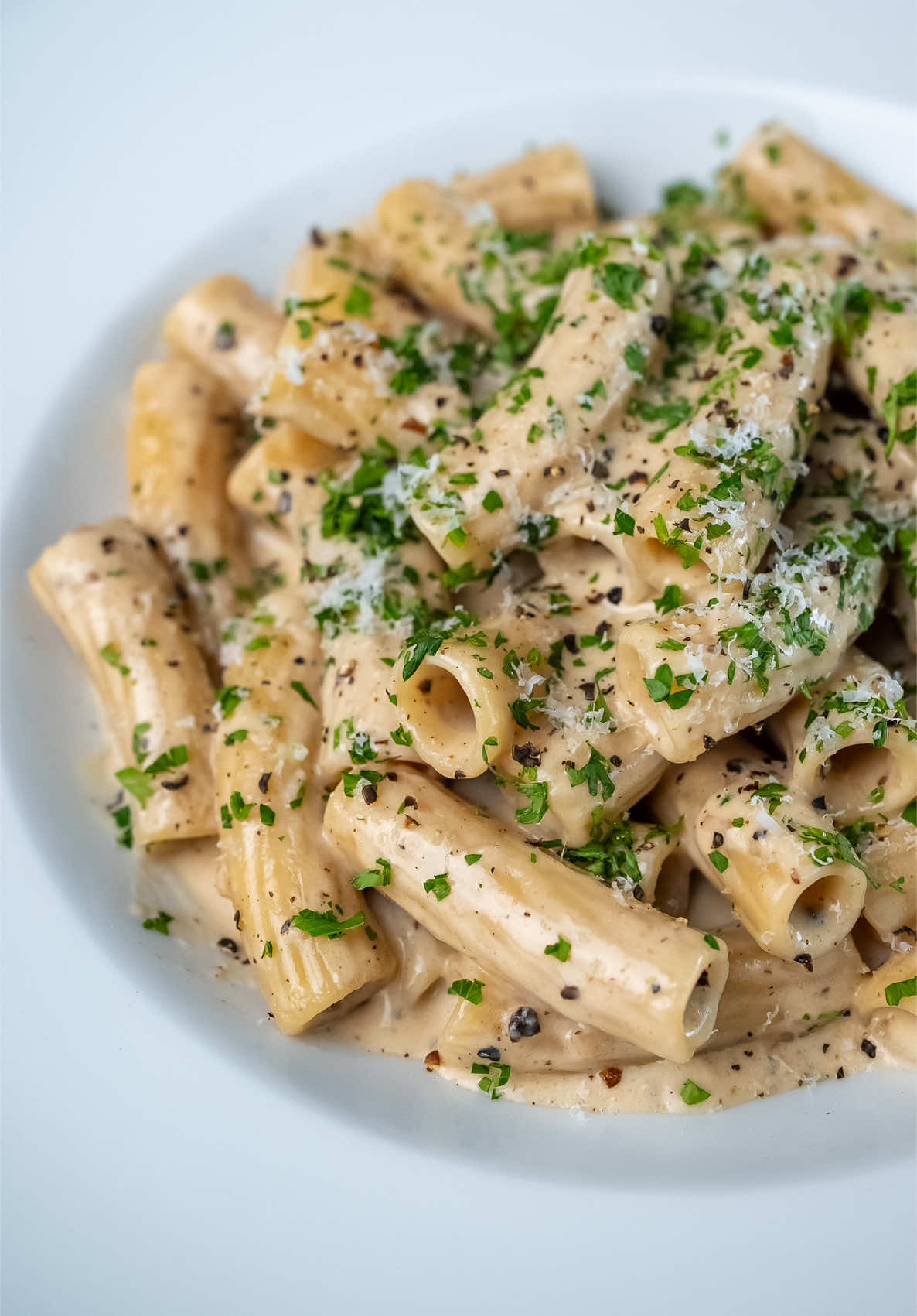 Creamy Peppercorn Pasta Creamy peppercorn sauce has this great balance - shallots add a bit of sweetness, the cognac gives depth, and the peppercorn brings just the right bite. It’s rich and satisfying, like something you'd get at a good restaurant but easy to make at home. #pastalover #homecooked #gourmetpasta #italiancuisine #foodiefeature  Creamy Pasta  Recipes Easy  Italian Recipes  Comfort Food Ideas