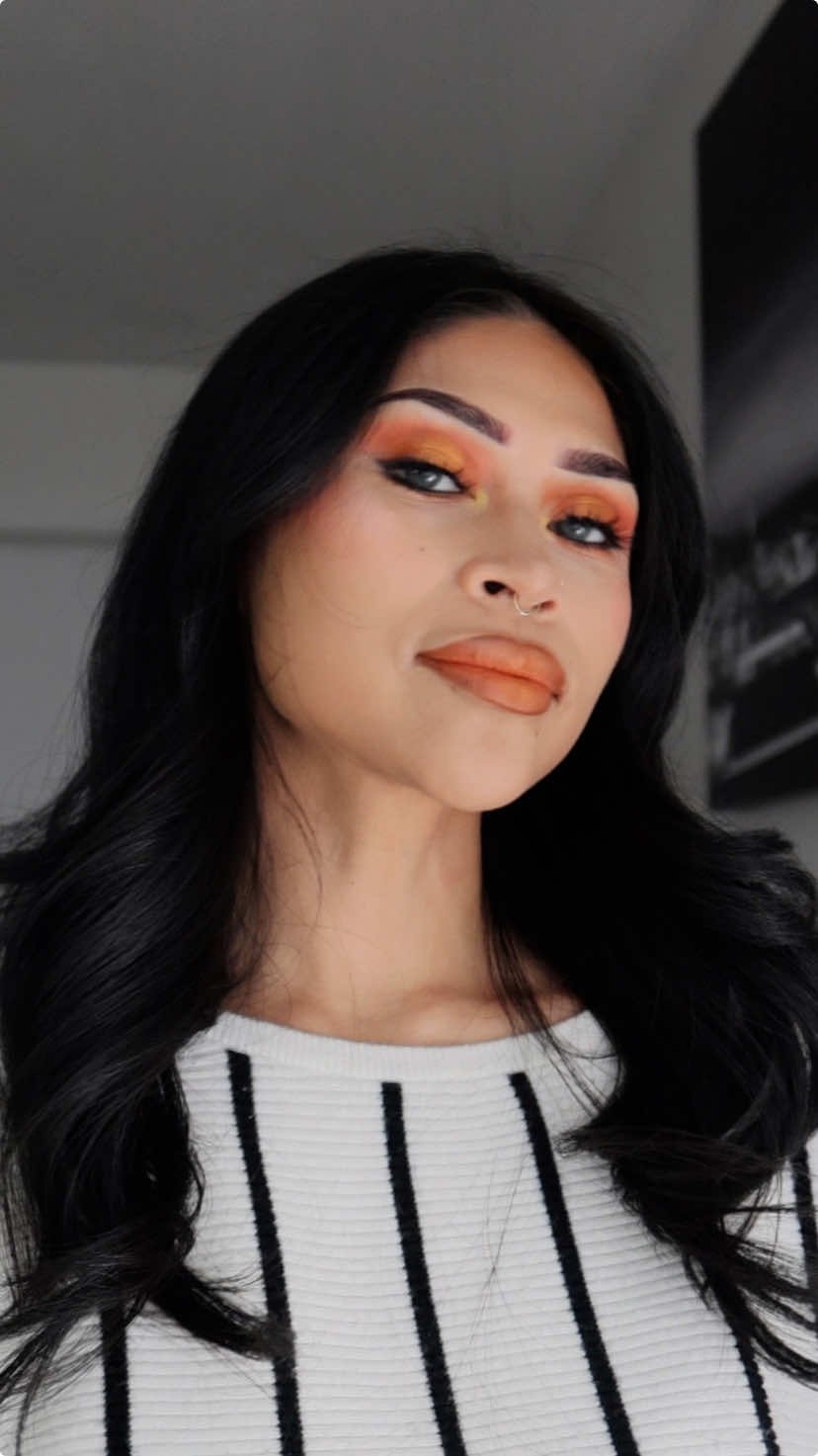 🧡 #fallmakeup #makeup #orange #makeuptransition #halloweenmakeup 