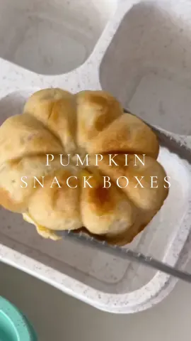 Packing pumpkin themed adult lunchables 🎃 @Bloom Nutrition #bloompartner #mealprep #snackbox #snacks #asmr #satisfying #lunchideas #healthy #DIY #hacks #lunchables #packingasmr #restock #pumpkinseason 