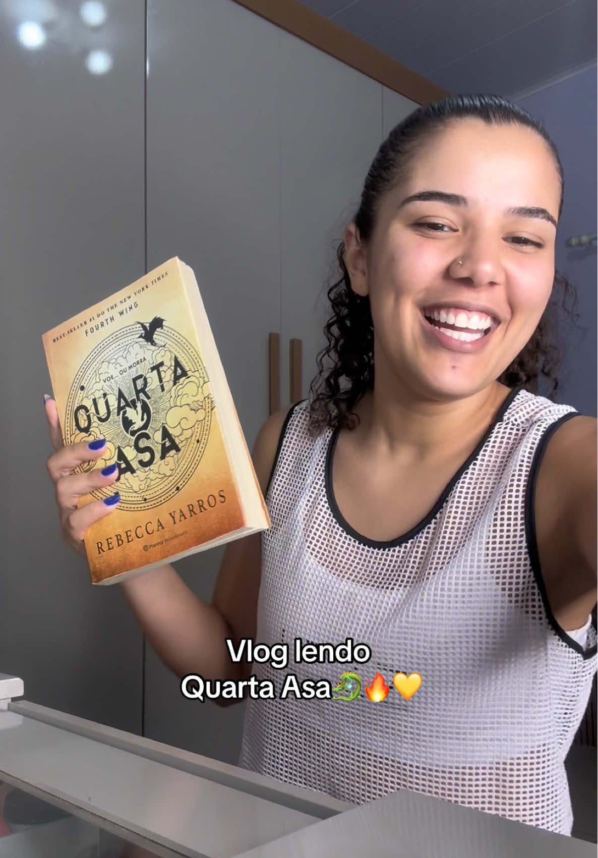 Eu to obcecada nesse livro🛐#BookTok #quartaasa #readingvlog #fourthwing 