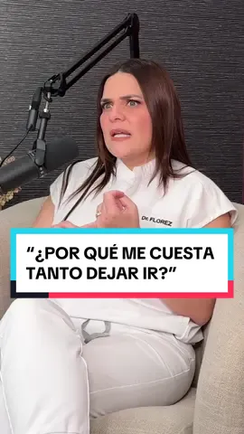 🎙️¡Episodio 15 en mi perfil! Escucha el episodio completo de mi podcast donde te doy el paso a paso en una guía psicológica de cómo dejar ir a alguien, soltar una relación y superar a tu expareja. Además, te contesto la pregunta que te hago al final.  #expareja #ruptura #latinosenusa #soltar #crecimientopersonal #latinastiktok #sanar #breakup #healingbreakup #amorpropio 