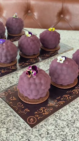 Ya lo sabes, visitanos y prueba nuestra gran variedad de postres de autor 😎 #postre #parati #pasteleria #arequipa #point #ópera #brunch #coffetime #aesthetic 