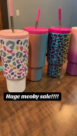 Grab your meoky today! Perfect christmas stocking stuffer!! #stockingstuffer #spillprooftumbler #TikTokShopCyberMonday #TikTokShopBlackFriday #creatorsearchinsights  