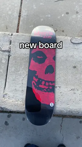 new board!!!! 🐈‍⬛🐈‍⬛🐈‍⬛🐈‍⬛ #fyp #skatergirl #skateboard #newdeck #newskateboard #meadowscott #skater #kickflip #foryou #howtoskate #mid90s #skatersbelike #skatelife #skateanddestroy #skaterlife #skaters #360flip #zerodeck #ollie 