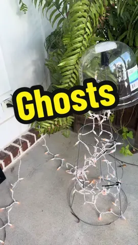 super easy and quick ghosts that make a big statement! #creatorsearchinsights #halloweenlook 