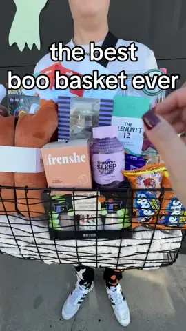 making the best boo basket for my best friend 🎃 — #boobasket #boobasketideas #halloween #housewarming #housewarminggift 