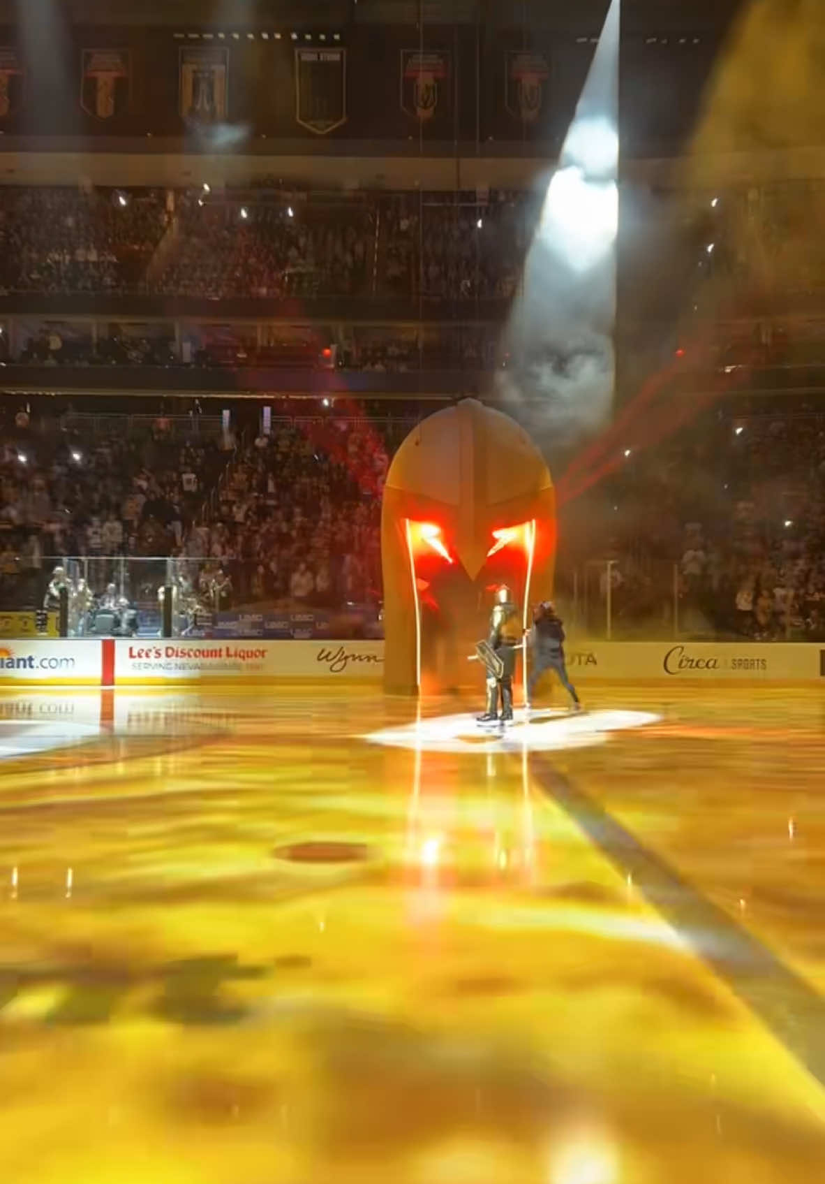 Love that giant helmet 😁  #vegasborn #goldenknights #hockey #NHL #vegas