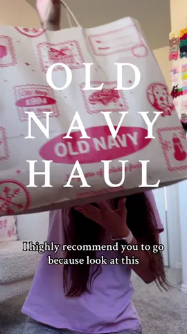 Best time to go to Old Navy ✨ . #fy #oldnavy #shoppinghaul #contentcreator 