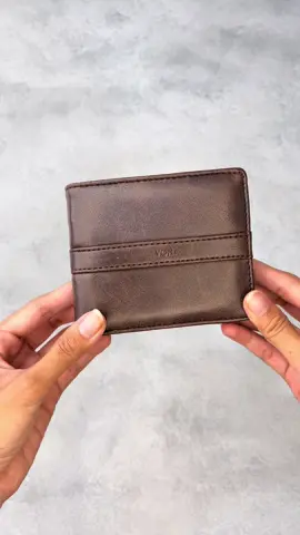 Dompet yang wajib banget kalian punya sih ini Mateo Wallet  VONA😎✨ Checkout sekarang gass! #vonasetiaphari #fyp #wibgajian #belilokal #promoguncang1111 #dompetviral 