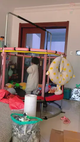 Jump araw araw, jump taller #fyp #trampoline#firsttimemom 