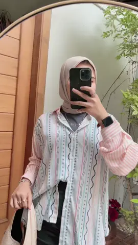 koleksi kemeja kamila yang wajib kamu punya😗😙 yuk yg mau samaan boleh bgt ya! boleh cek dikeranjang kuning kita nich😉 yg udah order ditunggu review nya yaaah#masyaallahtabarakkallah #blousemurah #kemejawanita #fypシ #CapCut #sragen24jam 