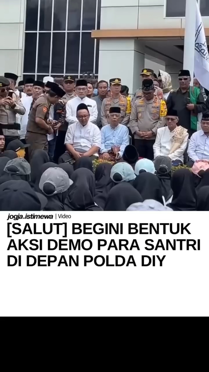 masyaallh adem ayem aksi demo santri Yogya   SANTRI MEMANGGIL SERET DAN ADILI SECEPATNYA! # PELAKU PENUSUKAN-PENGANIAYAAN SANTRI! TOLAK MIRAS! #santrimemanggil #tolakmiras #nuonline #santripondok #santri 