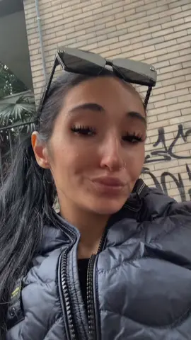 Lei dice ti amo ma mente💔💔