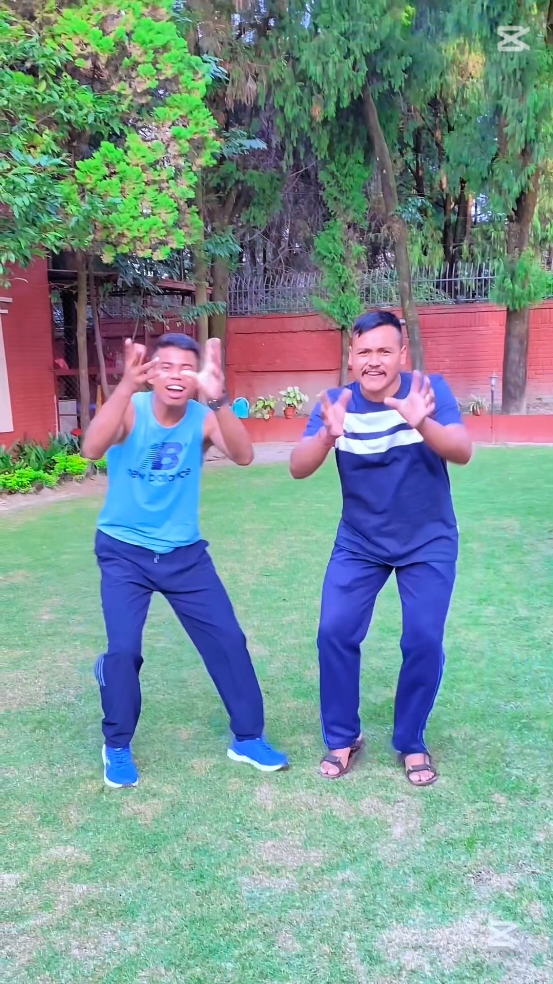 हामी ३ भाई❤️❤️😋 #fypシ #foryoupage❤️❤️ #viral_video #commedy #CapCut @Aasish Kumal  @Mr&Mrs Bhandari ❤️ @AB.Bhandari ❤️ @⚔️🇳🇵Mr. Bhandari 👑🇳🇵⚔️ @RAJ BHATTA 