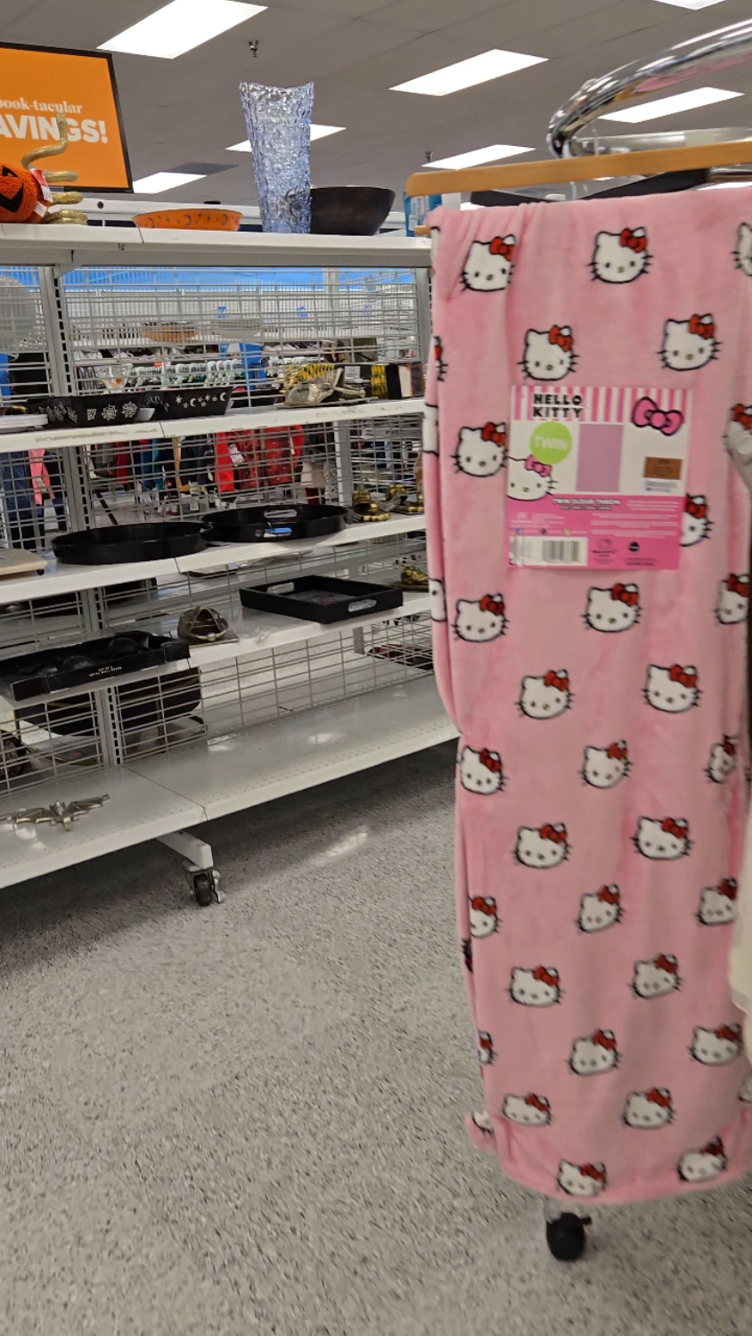 my little heart skipped a few beats when I saw it 🥲😻 . . . @Ross Dress for Less  #hellokitty #lucky #hellokittyfind #ross #rossfinds #shopping #hellokitty #hellokittyandfriends #hellokittygirl #hellokittycollector #blanket #rossdressforless #hk #hkfinds #collection #throwblanket #earlybird #shook #greatfinds #sanriocore #pinkcore #hellokittyhunting #christmas #christmasshopping #shopwithme #shopping #shoppinghaul #shoppingaddict 