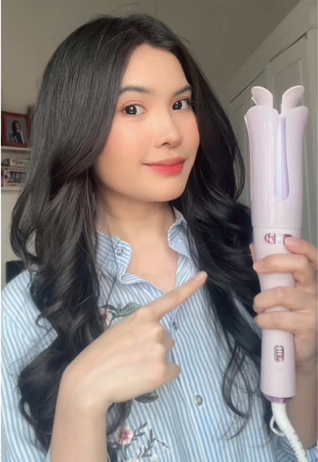 jujur ini first time coba Automatic Hair Curler, ternyata gampang banget!😭 cukup satu klik, rambut jadi curly baday ala salon dan ga ribet. simple, cepat, dan hasilnya tahan lama! @Vivid & Vogue Indonesia #VividVogue #vividandvogue #vividvogueindonesia #automatichaircurler 