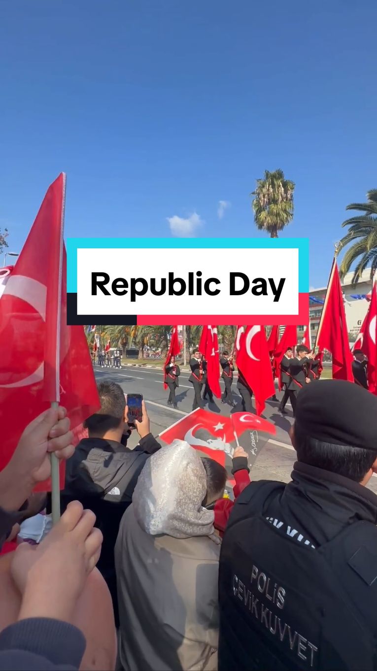 On Republic Day in Turkey, the entire nation comes together to celebrate the founding of the Turkish Republic by Mustafa Kemal Atatürk on October 29, 1923. This day is marked with a series of patriotic events, including parades, fireworks, and performances, reflecting the joy and unity of the Turkish people. #istanbul #türkiye #turchia #trip #travelling #viaggiare #republicday #turkishrepublicday #turquia 