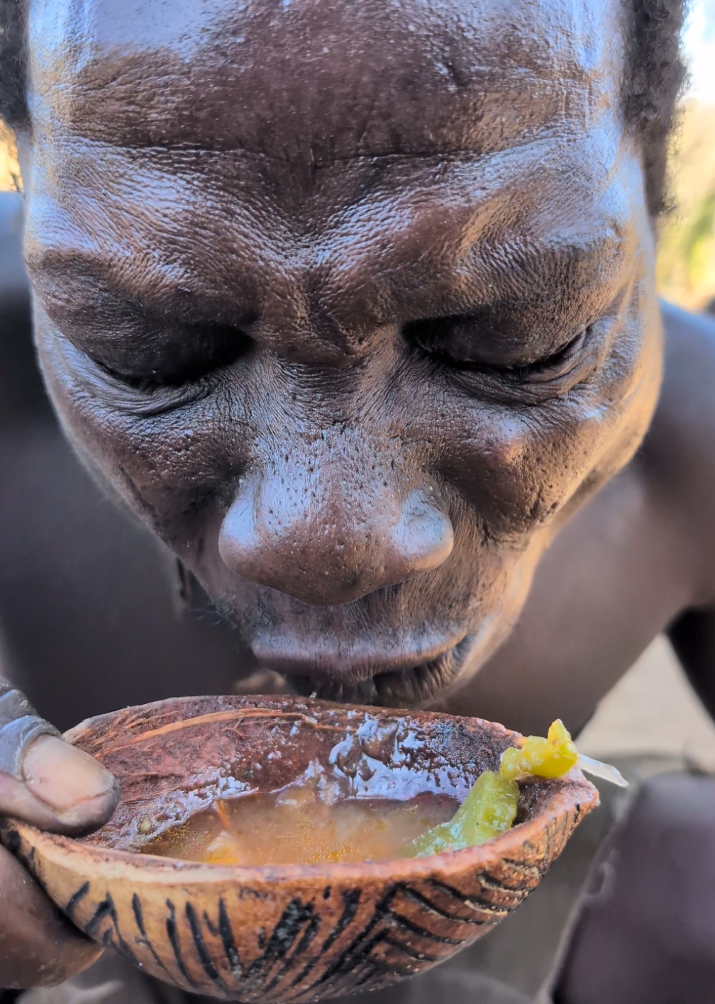 Wow What a delicious Soup 😋🍲 It's So delicious and Natural taste #hadzabetribe #villagelife #africatribes #USA 