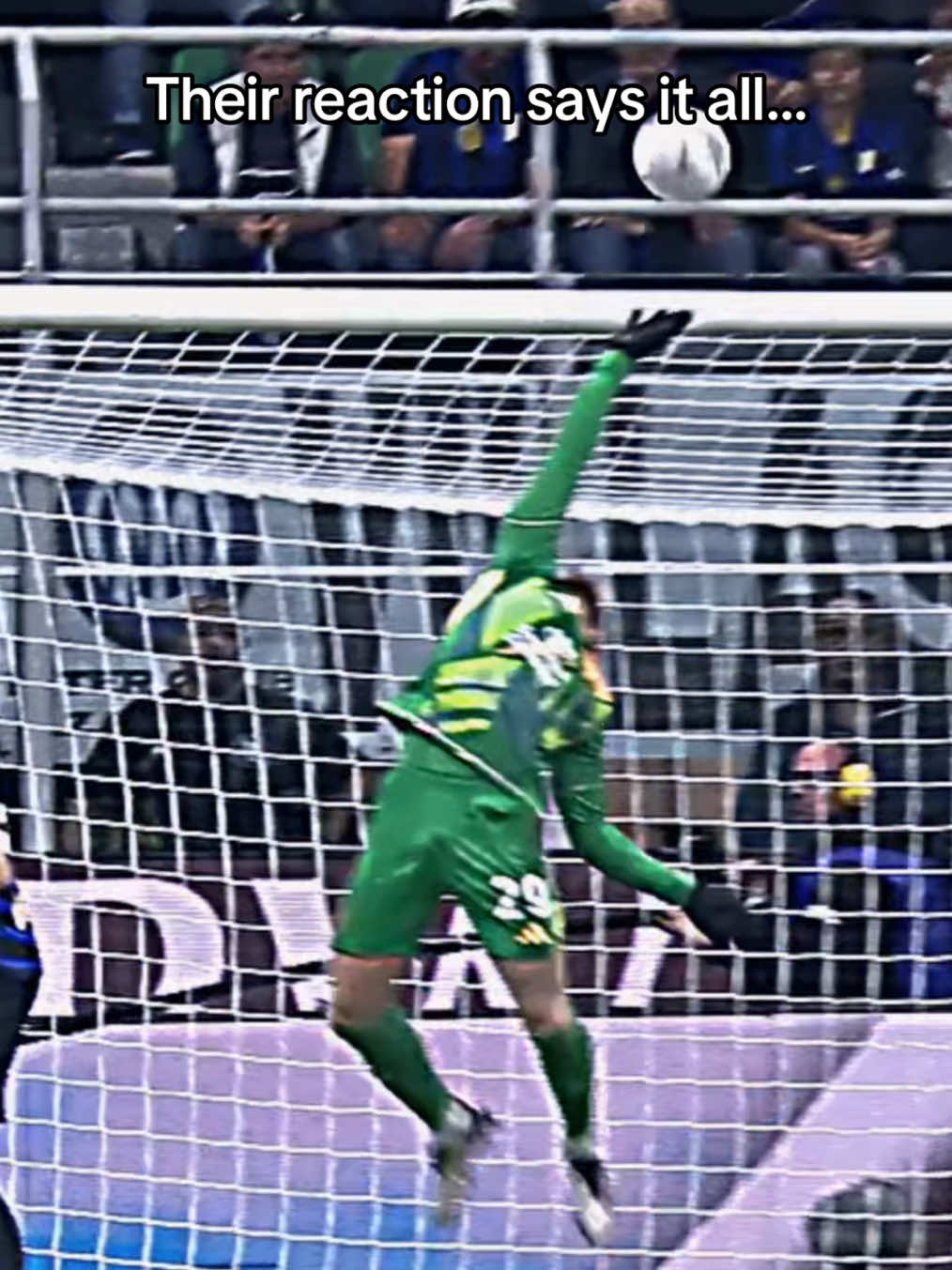 Bro, that was a crazy save… 🗿 #juventus #digregorio #goalkeeper #edit #serieA