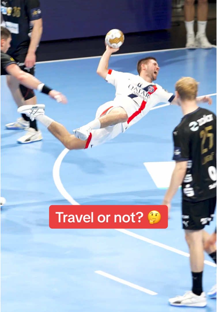 How many steps? 😏 #handball #håndbold #ehf #clm #psg 