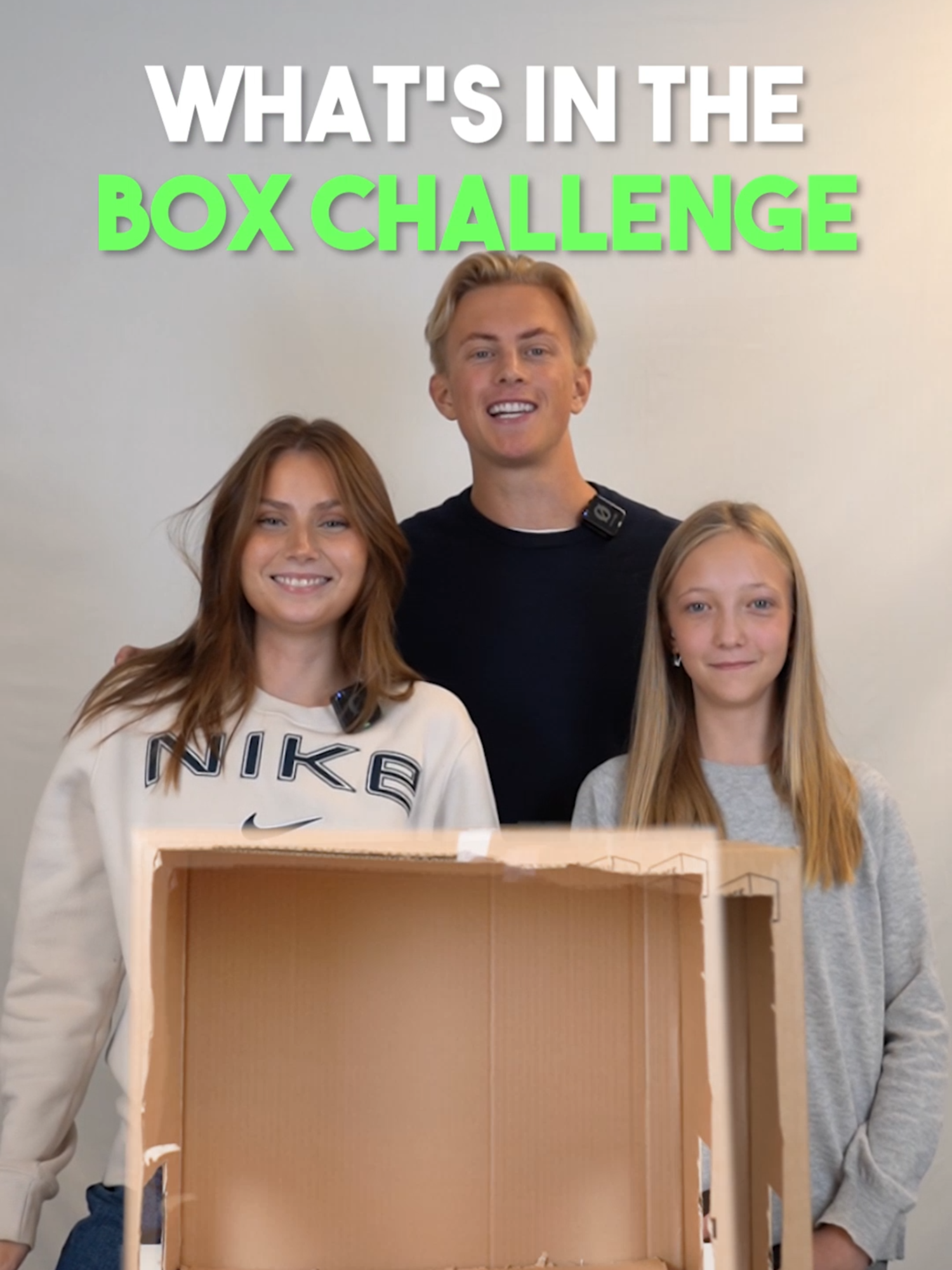 Vill ni ha del 2??? Whats in the box challenge med @dariagaripova och @molly.kastell