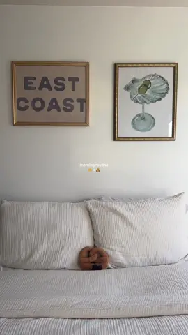 Goodmorning!  #morningroutine #morningvlog #morninginmylife #spendthemorningwithme #Vlog #fallmorning #fallmorningroutine #aesthetic #pinterest #pinterestaesthetic #slowmorning 