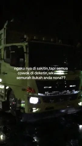 murahh🤣🤣@da_ken12 #4u #fypage #trukstory #masukberanda #storytime #katakatasindiran #storywa #bismillahfyp #drivermuda #katakatakece 