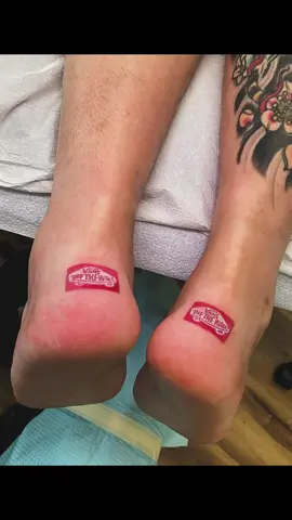 Llevo VANS en la piel… 🏁 #vans #vanslife #vansbolivia #vansoriginal #tattoo #tatuaje #tatuajes #cool #viral #bolivia 