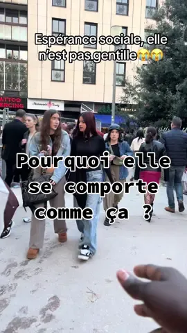 Pourquoi elle se comporte comme ça😭😭😭#gentillesse #expériencesociale #