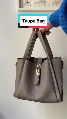 Dont miss it! Tote bag #totebag #bucketbag #bags  #tiktokshopblackfriday #tiktokshopcybermonday #tiktokshopholidayhaul #cybermonday #blackfriday #christmas #christmasgiftideas #giftforhim #giftforher 
