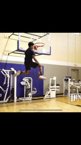 Look at the end👀 #tylercurrie #basketball #dunk #highschoolbasketball #CapCut 