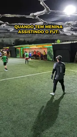 ja tinham visto uma mão trocada dessa? #futebol #Soccer 
