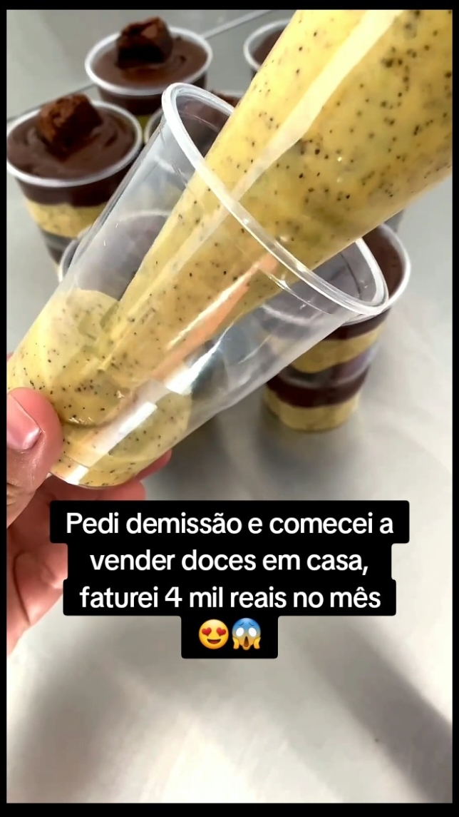 CURSO DE COPO DA FELICIDADE por apenas R$47,90 aproveita a promoção‼️😱 Clique no link disponível na minha bio para adquirir o curso 100% on-line✅️ Conteúdo do Curso: Apostila 01-Massas; Apostila 03-Recheios Apostila 04- Montagem Bônus 01 - Apostila Brigadeiros Gourmet Bônus 02 - Apostila de Doces finos Bônus 02 - Como usar as redes sociais a seu favor (Guia da Empreendedora); Bônus 03 - Planilha de precificação. Por apenas: R$47,90 Créditos📸: ?? #copodafelicidade #receitas #curso #confeiteira #receitasfaceis #receitaparavender #confeitaria #doces #bolo #chocolate #bolos #confeitariaartesanal #maracujá #copodafelicidade #doce #brownie #brigadeiro 