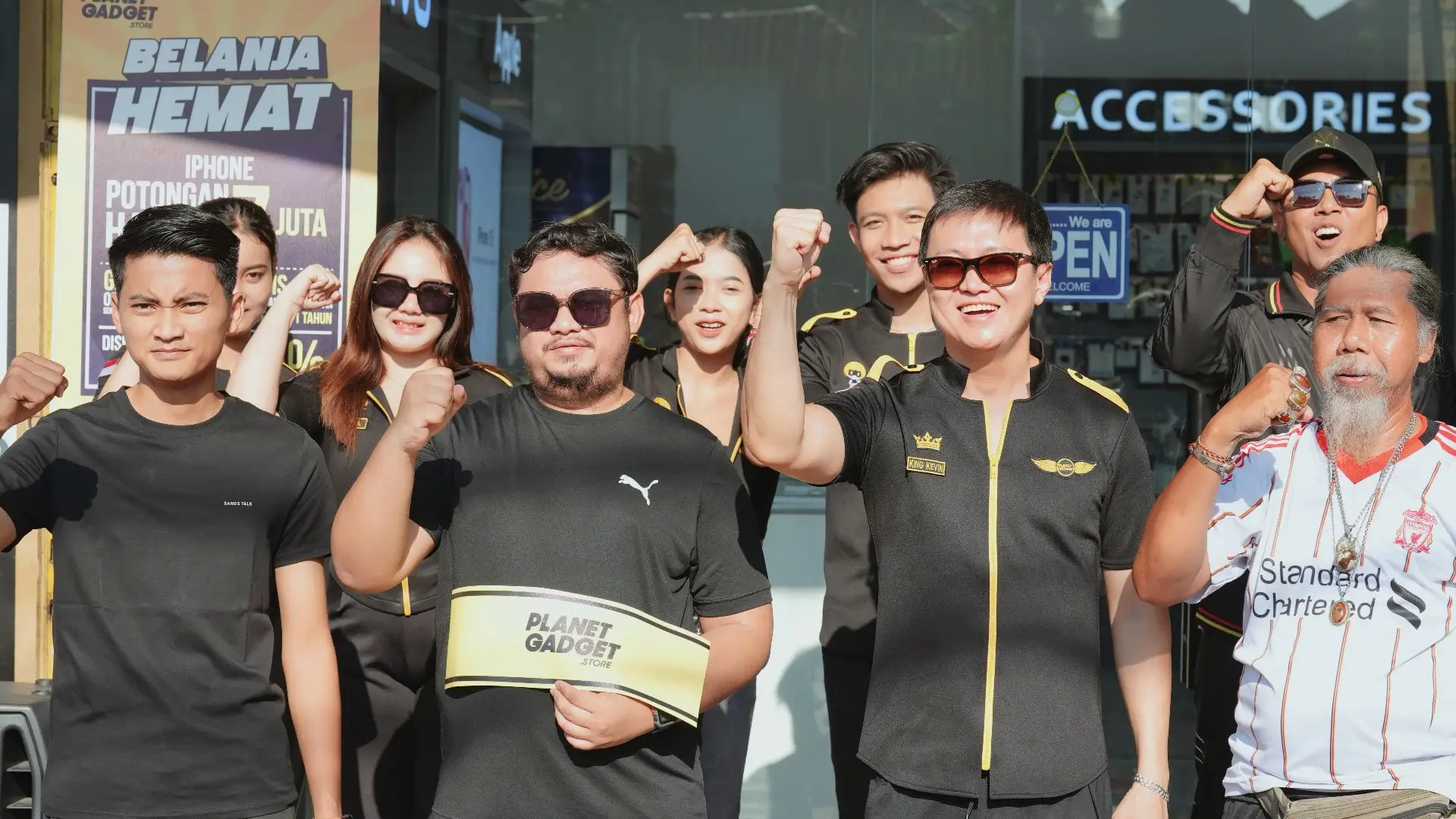 Suasana penuh semangat dan keceriaan mewarnai Grand Opening Planet Gadget Klungkung kemarin! ❤️ #planetgadget #kingkevin #klungkung #grandopening #jalansehat