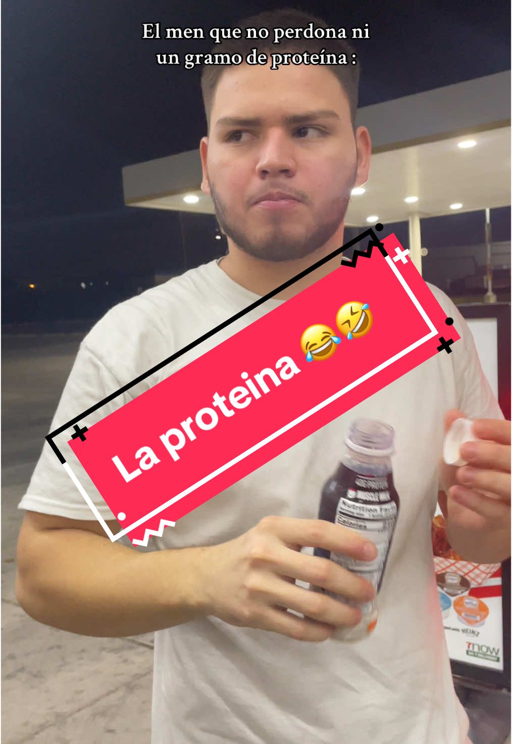 Una gota lleva 1 gramo de proteina dice 👹 #gym #comedy #proteina #fyp #gymbro #gymshark #shake #proteinshake #viral #parati 