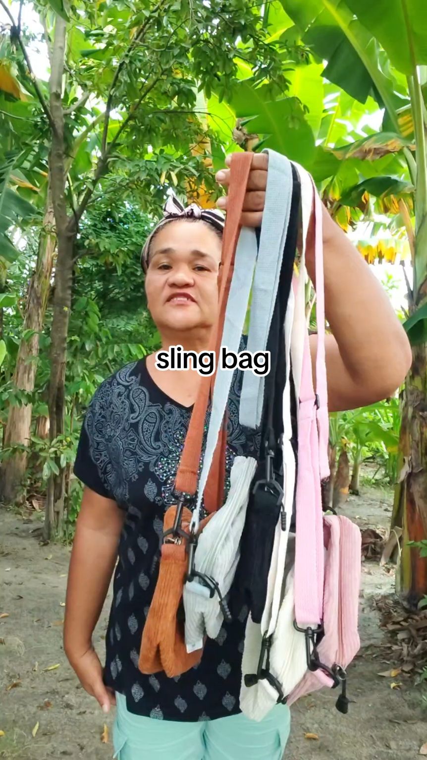 sabay sabay tayong magstock Ng Marami habang mura pa #slingbag #slingbagforwomen #slingbagformen #unisexslingbag #bagreccomendation 