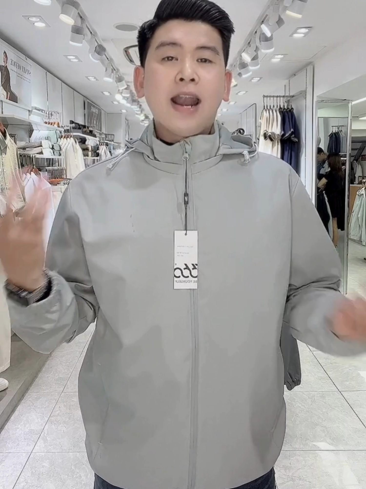 Vừa chống nước vừa cản gió cản bụi lại vừa giữ nhiệt tốt , đó là chiếc áo gió từ 360® công nghệ blocktech hiện đại từ Nhật Bản #360boutique #aogionam