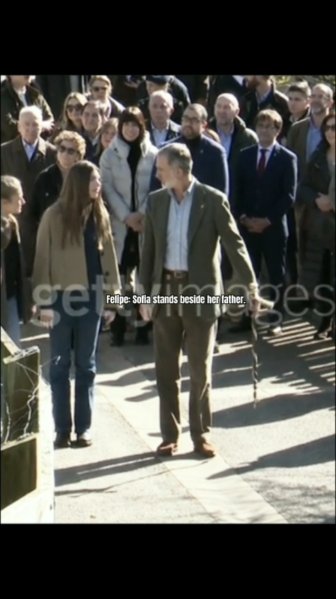 Felipe is not acting as a king but as a loving father to his youngest daughter. #infantasofia #princessinfantasofia #kingfelipevi #Spanishroyalfamily #sofia #infanta 