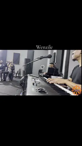 Somebody shout tonight at 9PM @WorshipKraal #PrayerRoom live with @Sanele Mtolo  #TisetsoMadube