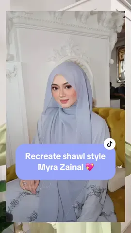 Alang-alang Diary shawl dah nak restock, kita try buat style inspired by @Myra Zainal 💖 jadi ke ni? 🥹 extra tips: make sure guna tudung yang tak jarang tau! ☝🏻 #hijabtutorial #shawltutorialmalaysia #shawltutorial #shawlchiffon #sunflowershawl 
