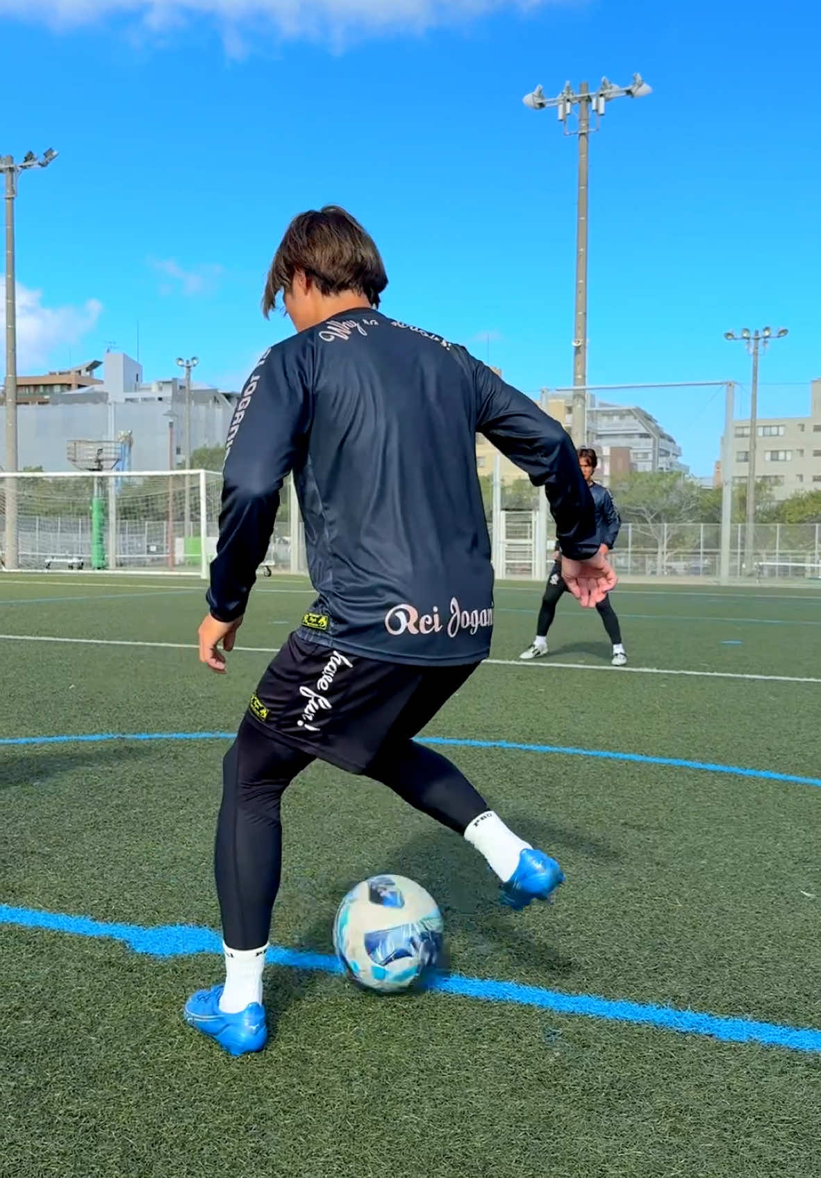 LEARN TRICK PASS with SUPER SLOW🤔 #football #Soccer #footballskills #soccerskills #REGATEドリブル塾 #レガテドリブル塾 #サッカースクール #サッカー