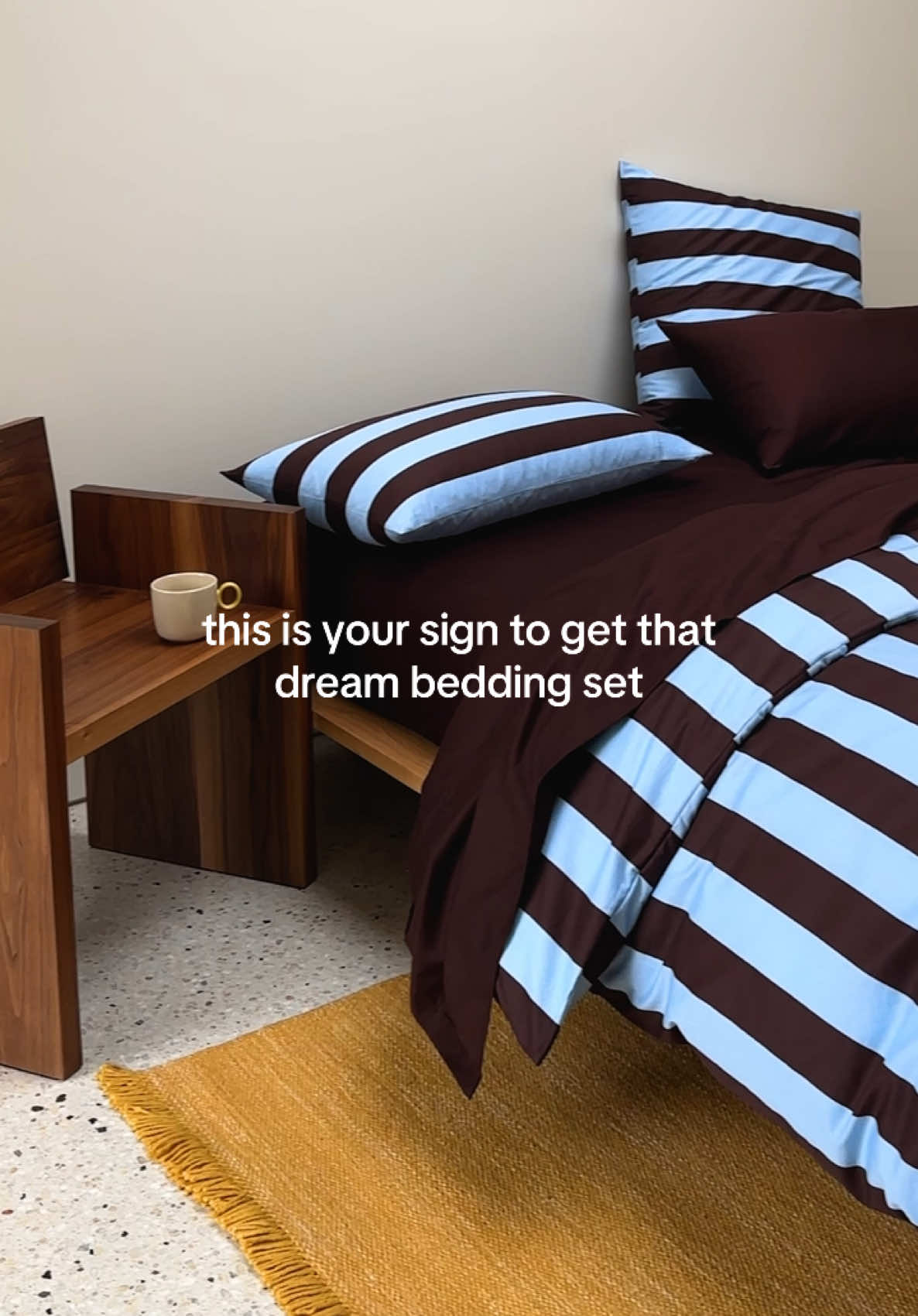 Make the bed with us 🫶 Style the bedding of your dreams with our bed builder *and* save 20% off. We’ve mixed and matched Iced Chocolate Stripes with Cocoa for a super cute, earthy and bold look. #hommey #hommeybedding #bedding 