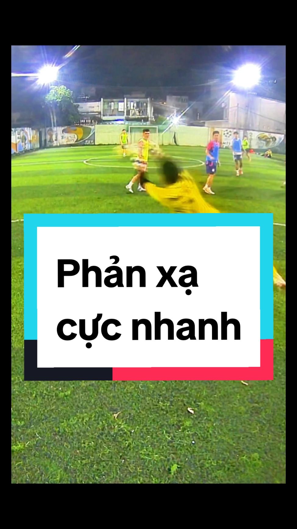 Anh em GK chắc đôi khi có những pha bóng không biết vì sao mình lại chụp được đúng không? Vào xác nhận cái nha #dunghero #gk #thumon #goalkeeper #thumoncuuthua #thumonsan5 