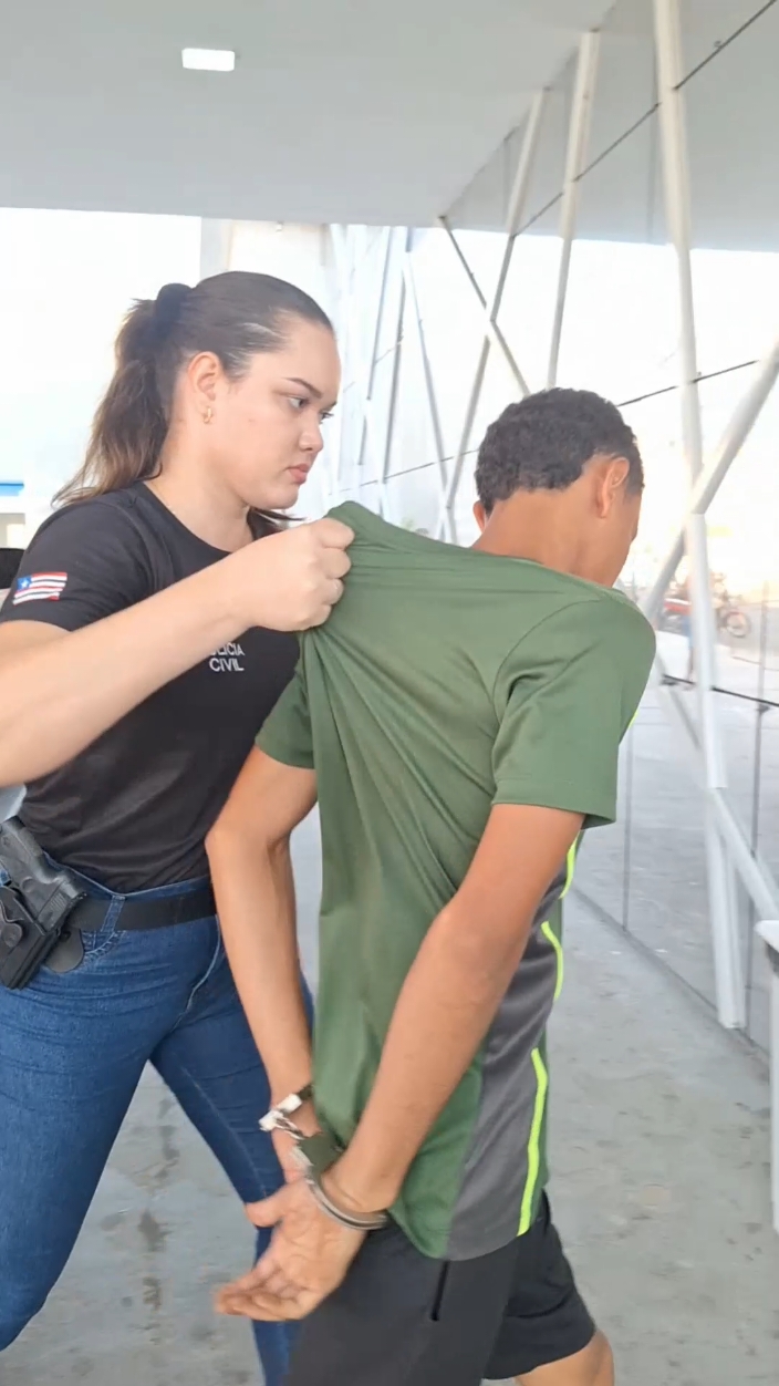 Ele foi detido por tráfico em operação da polícia militar e agora vai ser levado para o presídio.  #noticias #viral #delegacia #policia #Maranhão #foyou #policiacivil #policiamilitar 