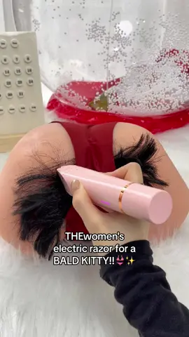 How to get your cooch SO BALD without waxing. #razor #shave #electricshaver #trimmer #ladyshaver #shaver #razorforwomen #electricrazor #christmasgiftidea #christmasgift #bodycare #skinless #tiktokmademebuyit 