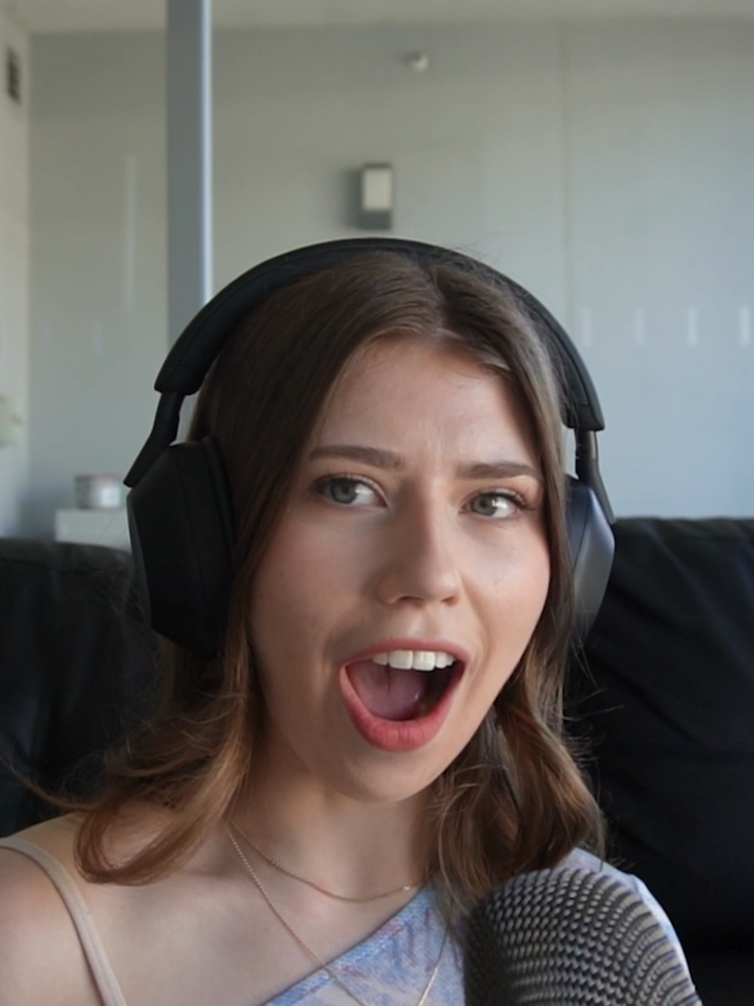 Full reaction on my YT: caitlinhollylyon #alienstage #alnst #ivan #till #ivantill #luka #lukaalienstage #hyuna #mizisua #reaction #anime #alienstageround7