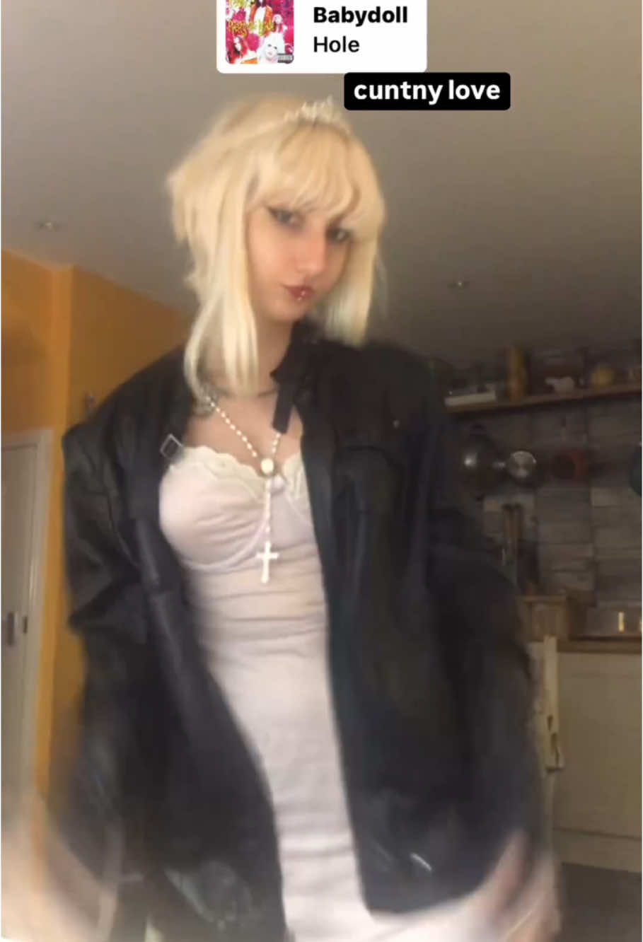 Replying to @w@nk3r (they/them) im going out on saturday tho give me more ideas xx (I DONT WATCH ANIME) #theythem #hole #90s #halloweencostume #courtneylove #courtneylovecostume #halloween #costume #autumn #queer #wlw #alt #alternative #blondehalloweencostume #poo 