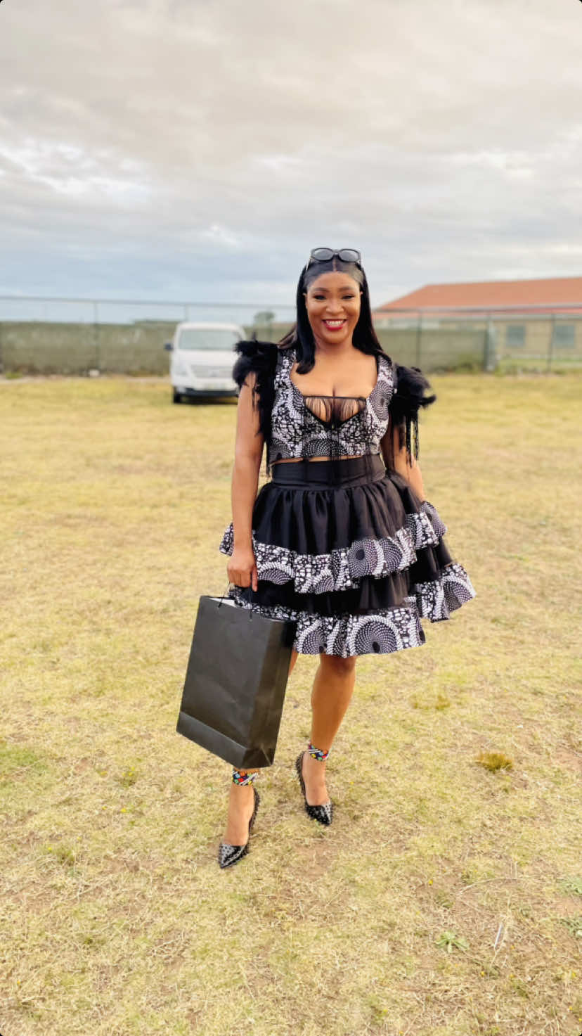 Modern Traditional Outfit. #SAMA28 #contentcreator #moderntraditional #wedding #xhosa #amaxhosa 